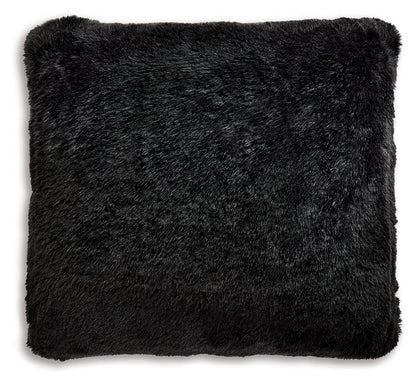 Gariland - Faux Fur Pillow